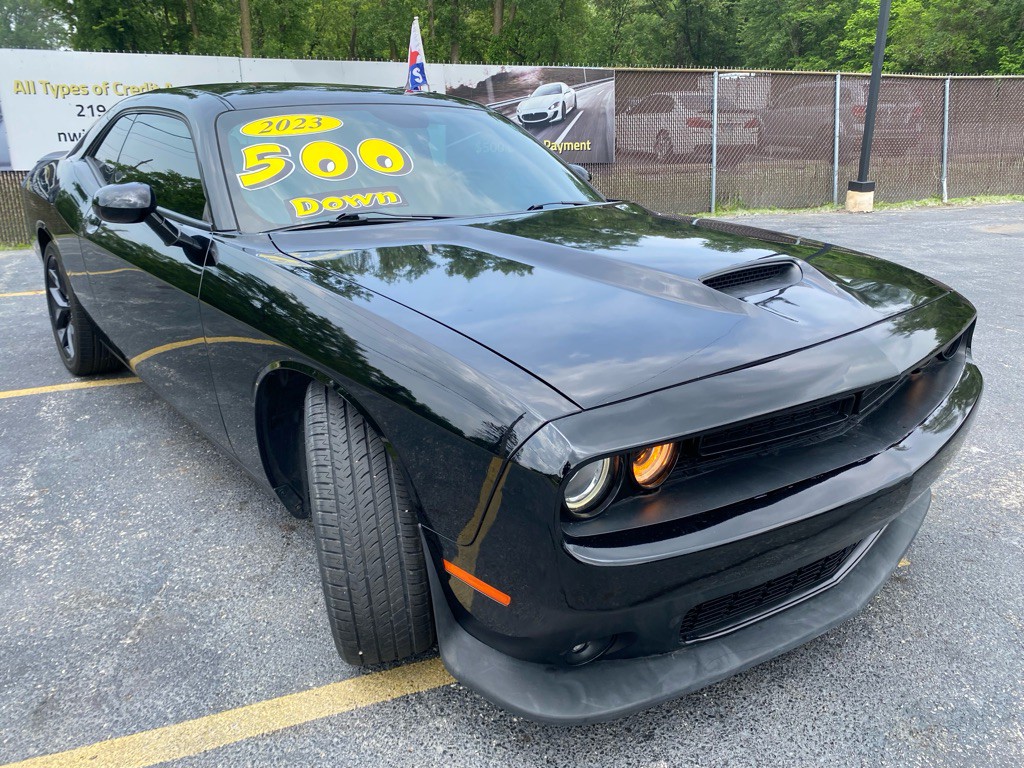 2023 Dodge Challenger Image 1