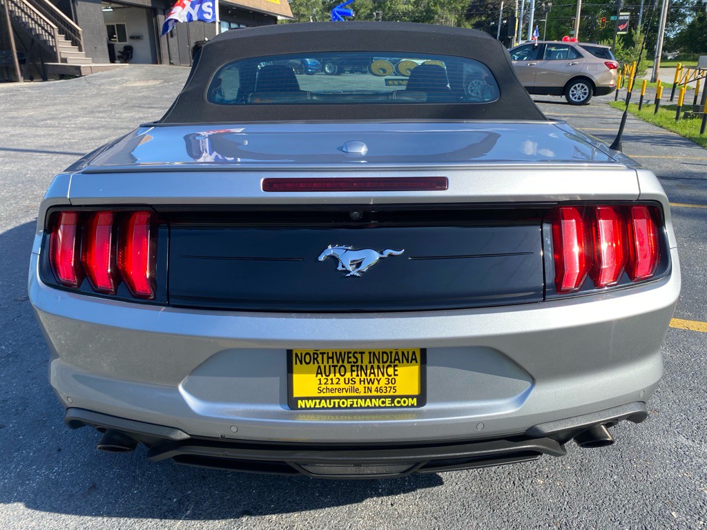 2022 Ford Mustang Image 5