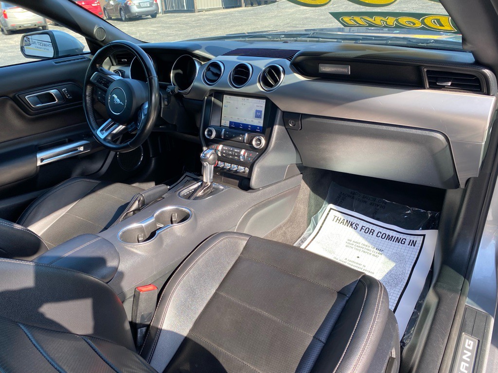 2022 Ford Mustang Image 8