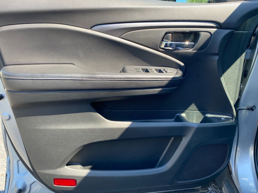 2019 Honda Ridgeline Image 33