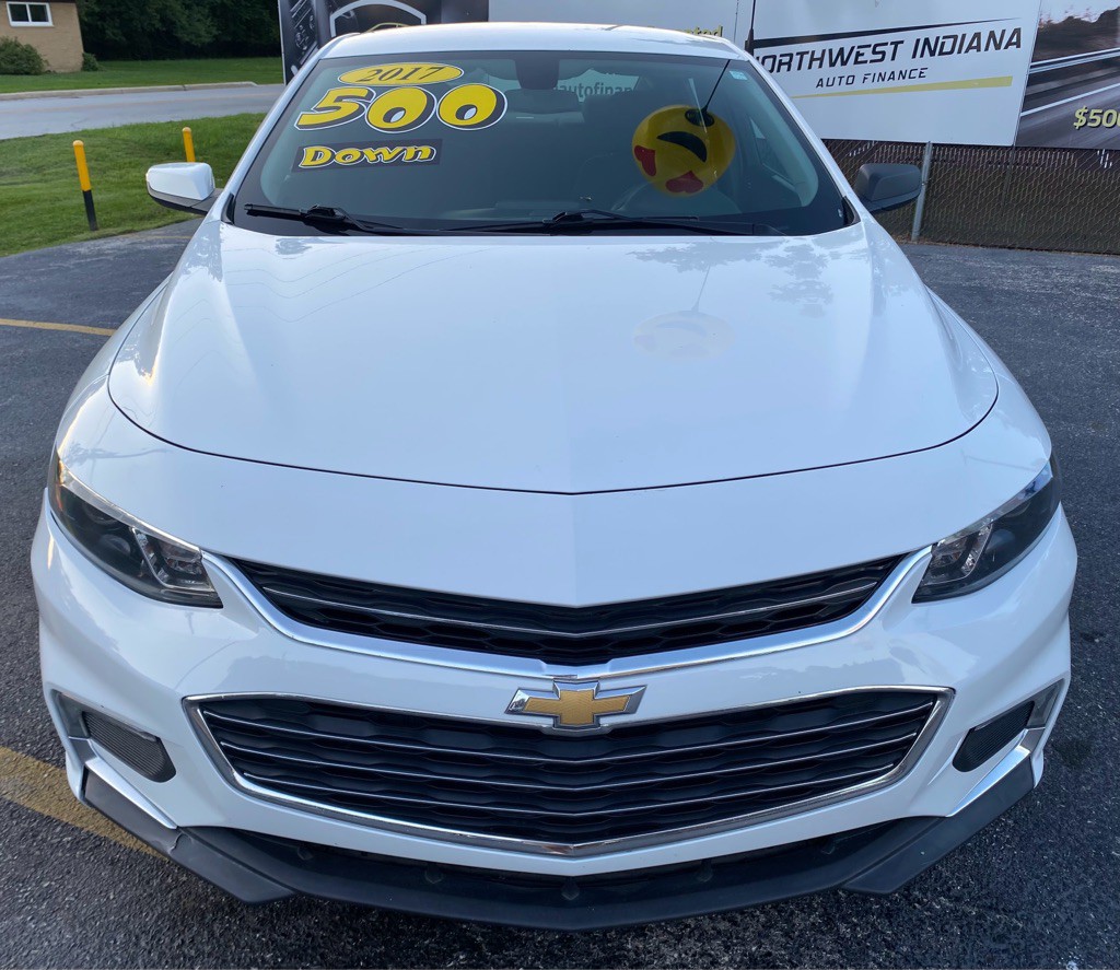 2017 Chevrolet Malibu Image 2
