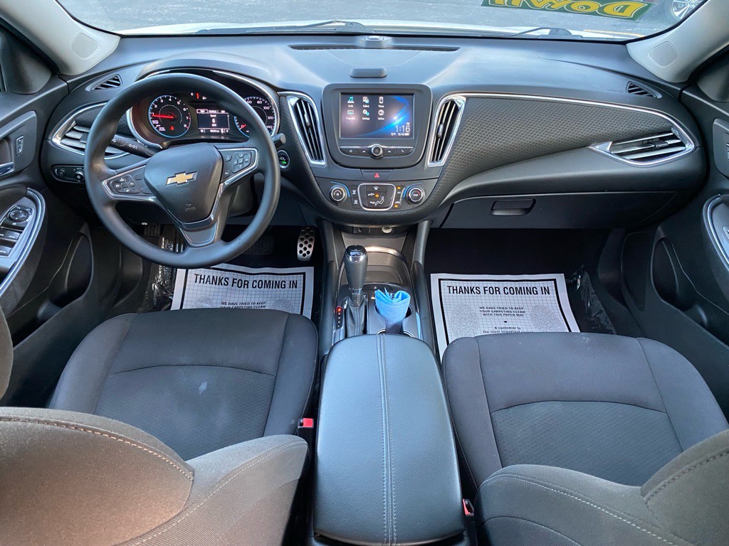 2017 Chevrolet Malibu Image 10