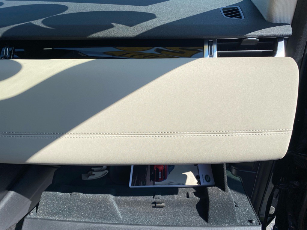 2021 Land Rover Discovery Sport Image 9