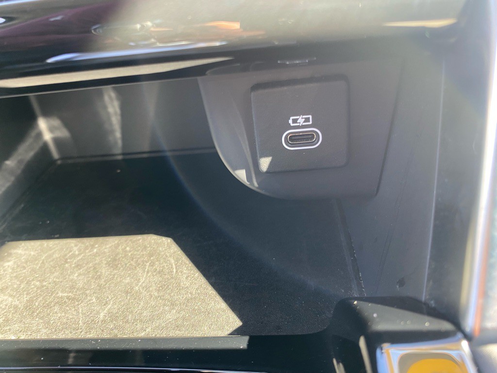 2021 Land Rover Discovery Sport Image 25