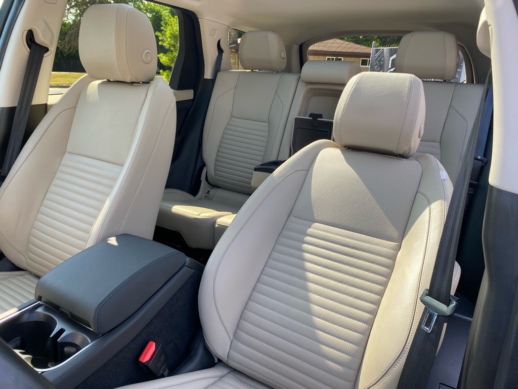 2021 Land Rover Discovery Sport Image 30