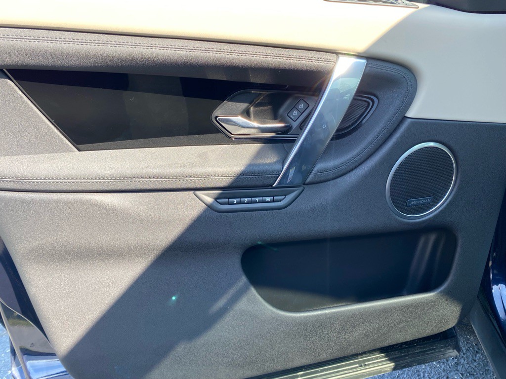 2021 Land Rover Discovery Sport Image 34