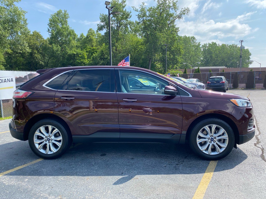 2022 Ford Edge Image 7