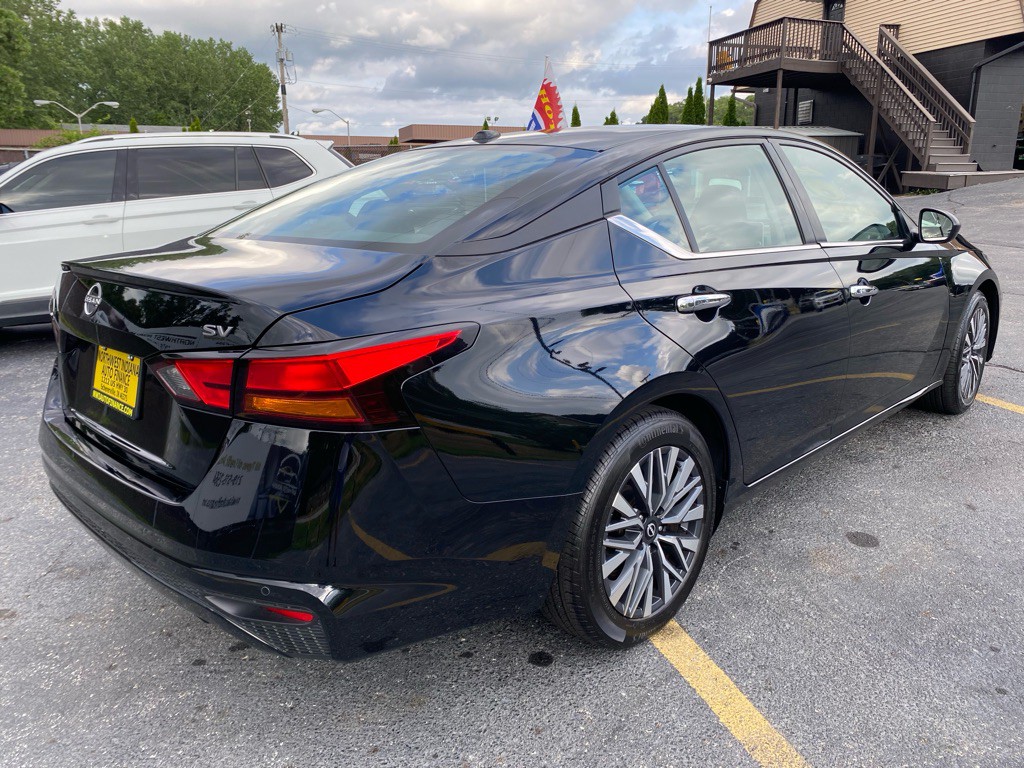 2024 Nissan Altima Image 6