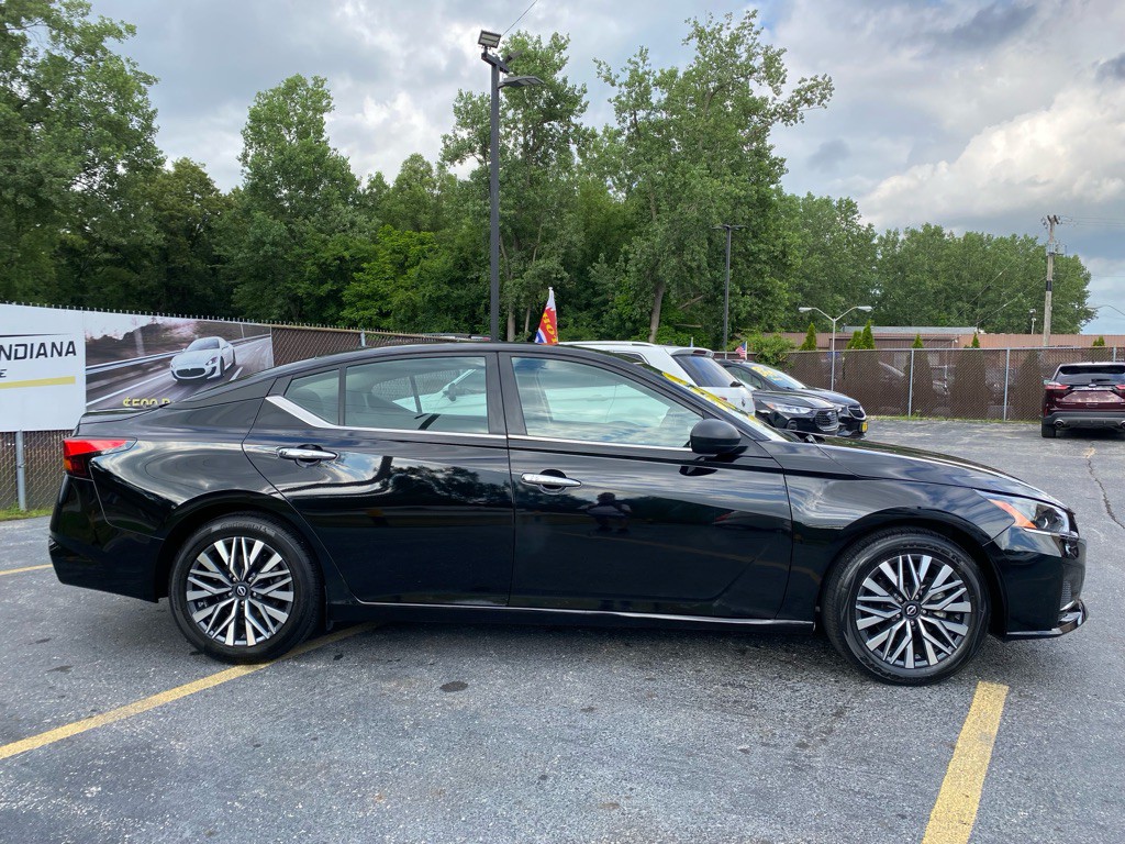 2024 Nissan Altima Image 7