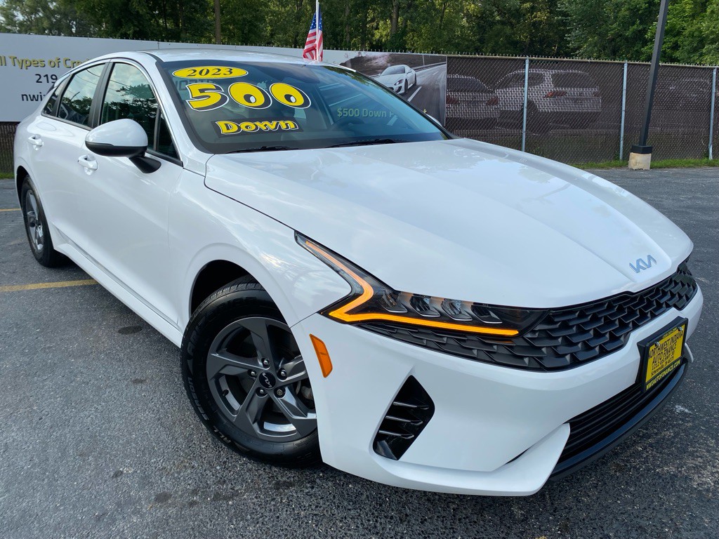 2023 Kia K5 Image 1