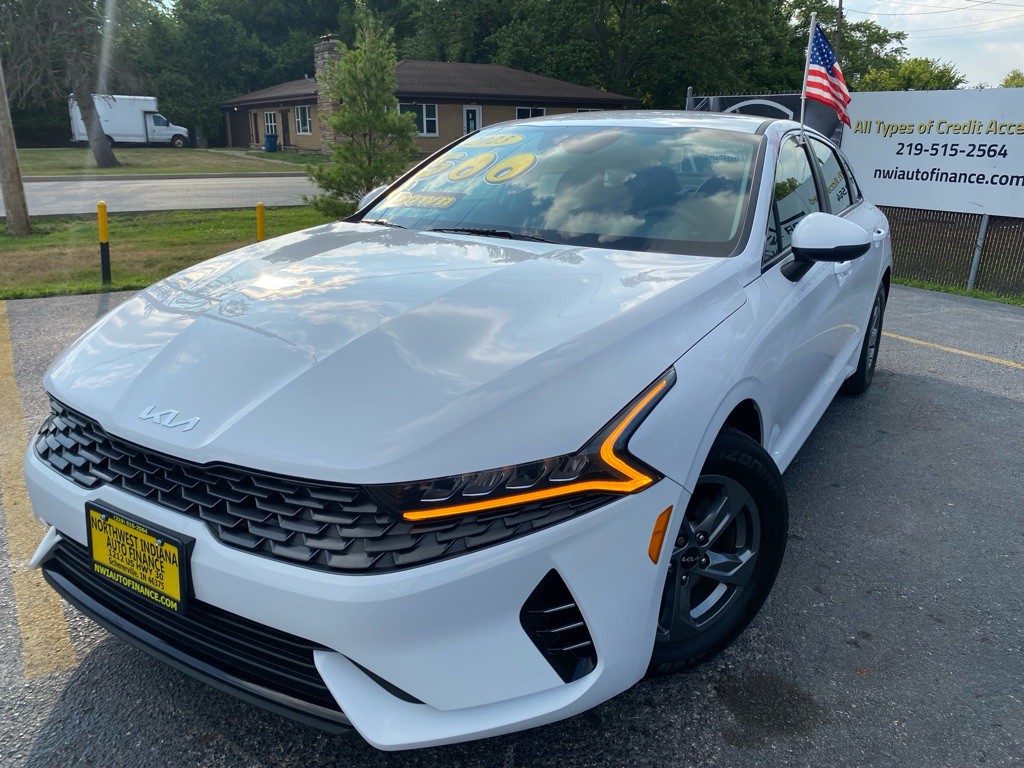 2023 Kia K5 Image 3