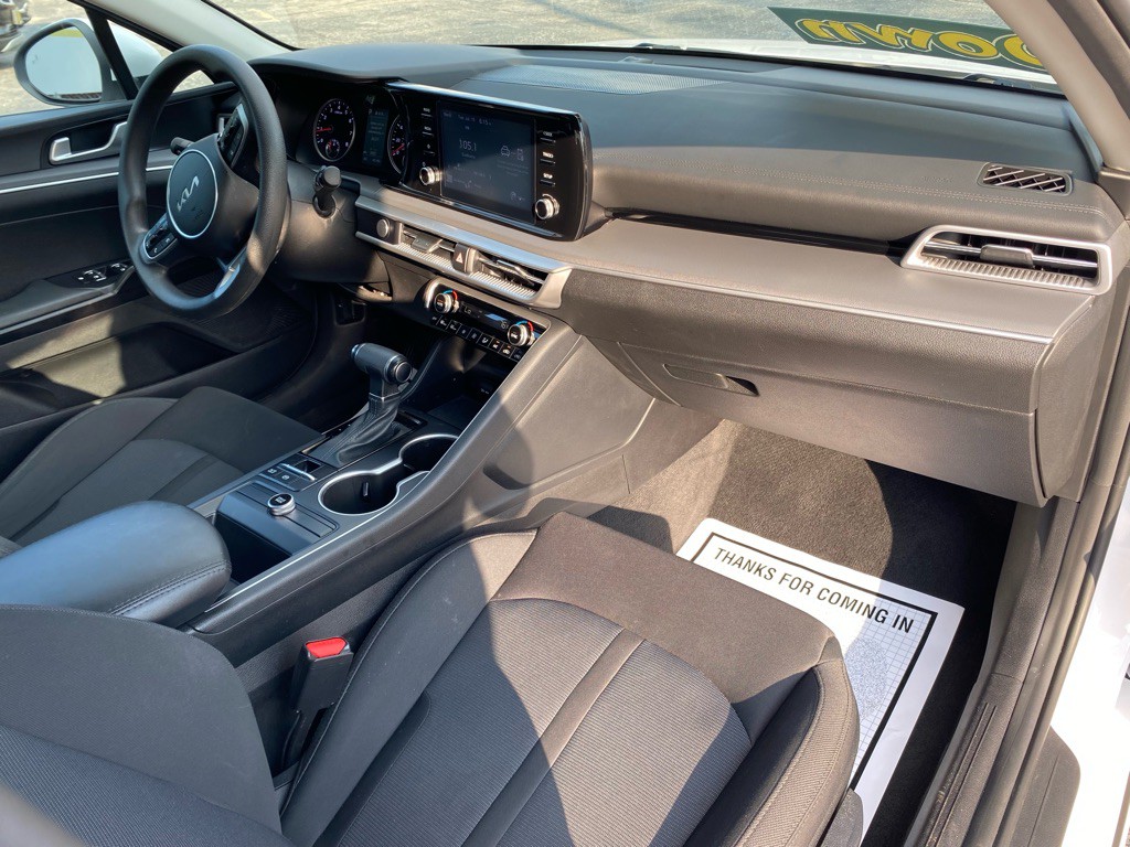 2023 Kia K5 Image 8