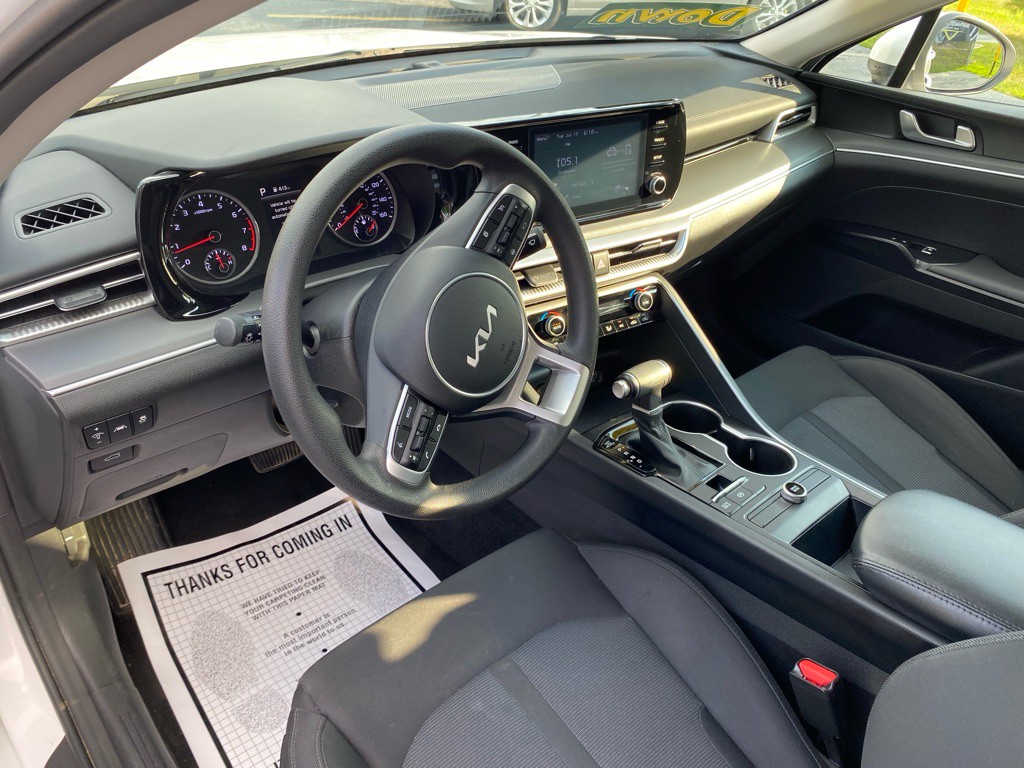 2023 Kia K5 Image 15
