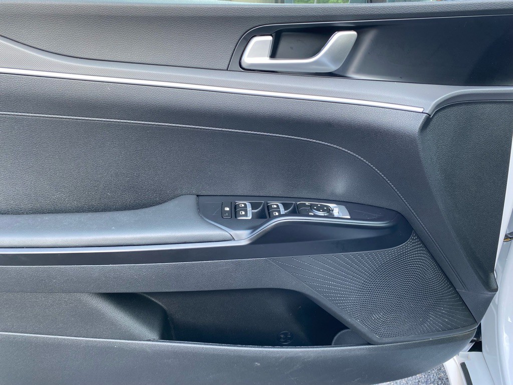 2023 Kia K5 Image 31