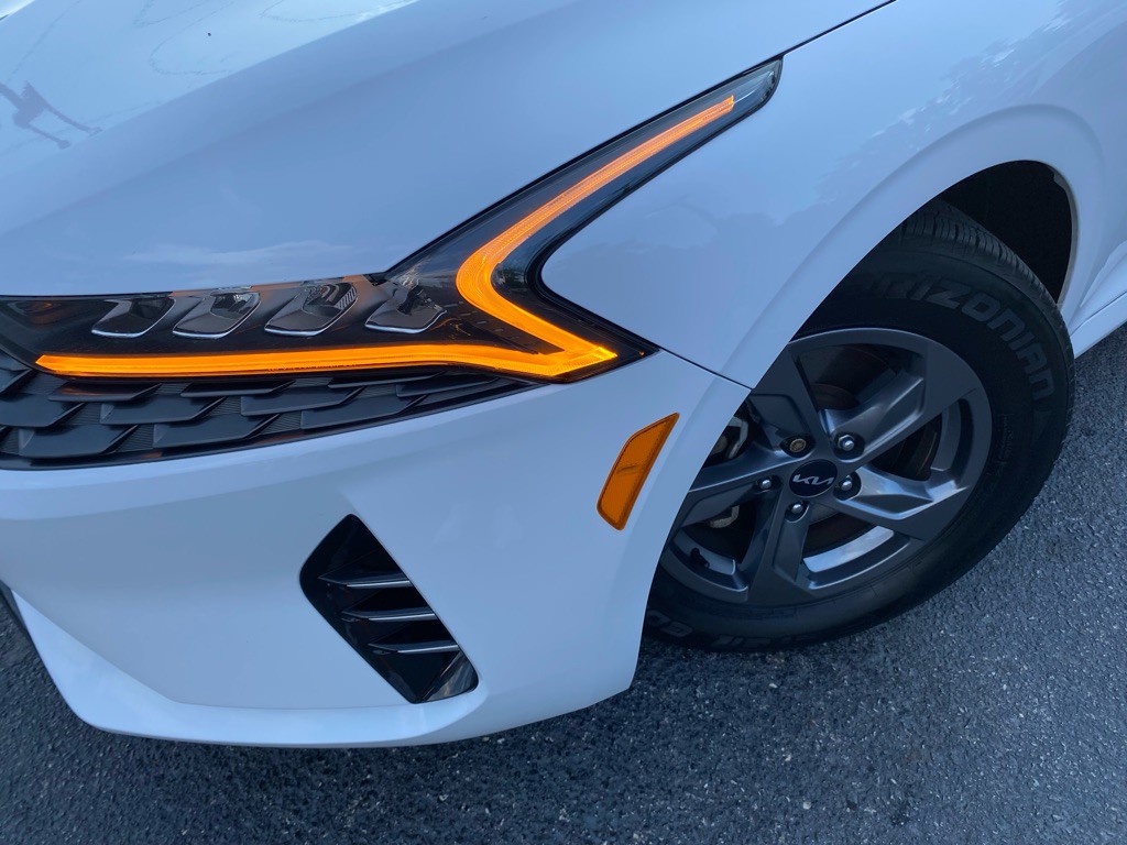 2023 Kia K5 Image 32
