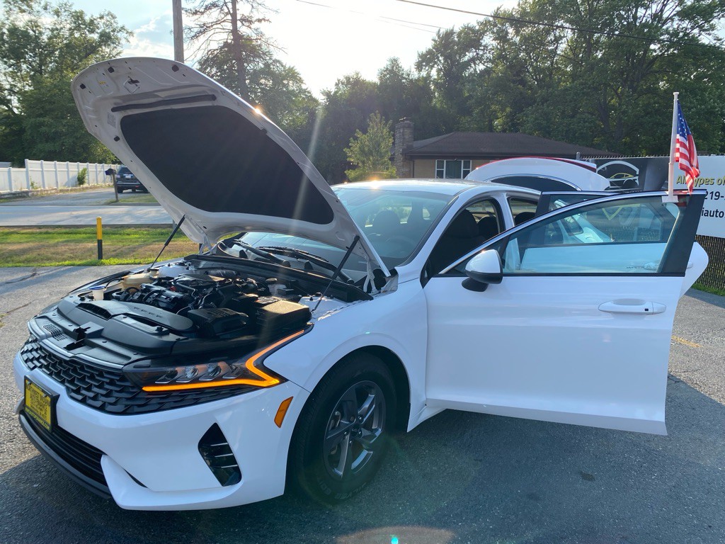 2023 Kia K5 Image 36