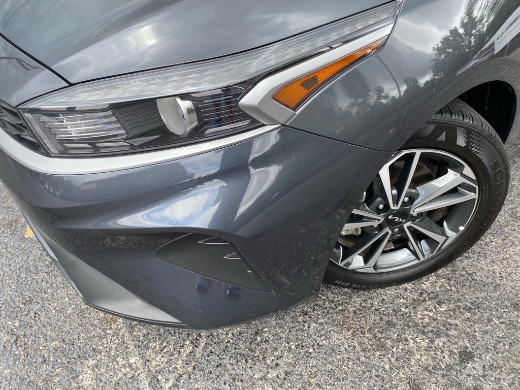 2024 Kia Forte Image 32