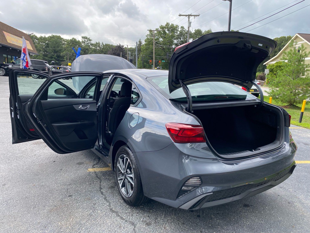 2024 Kia Forte Image 35