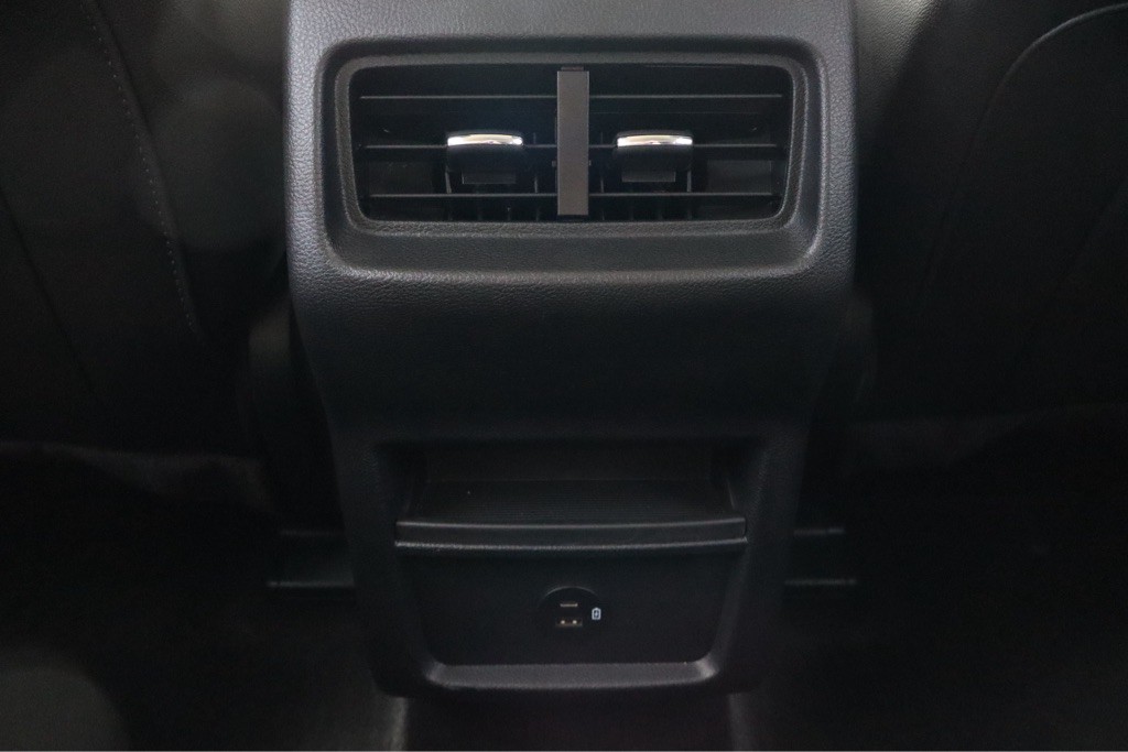 2022 Ford Edge Image 10