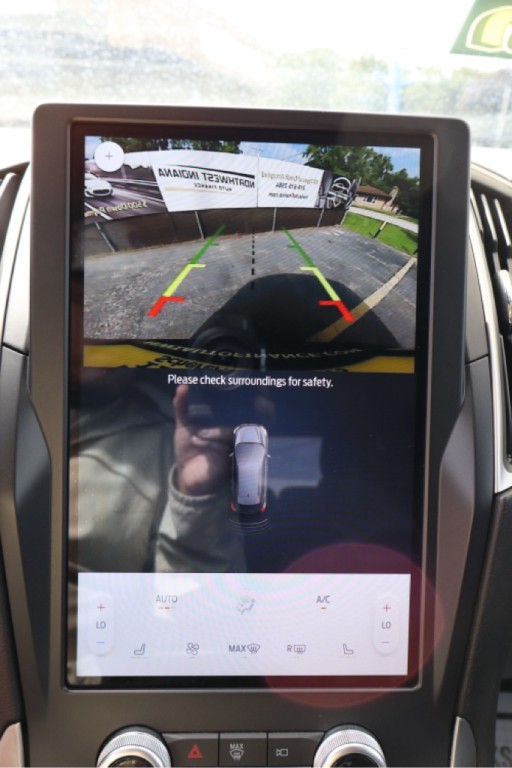 2022 Ford Edge Image 16