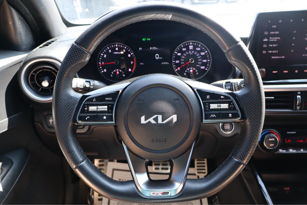 2023 Kia Forte Image 17
