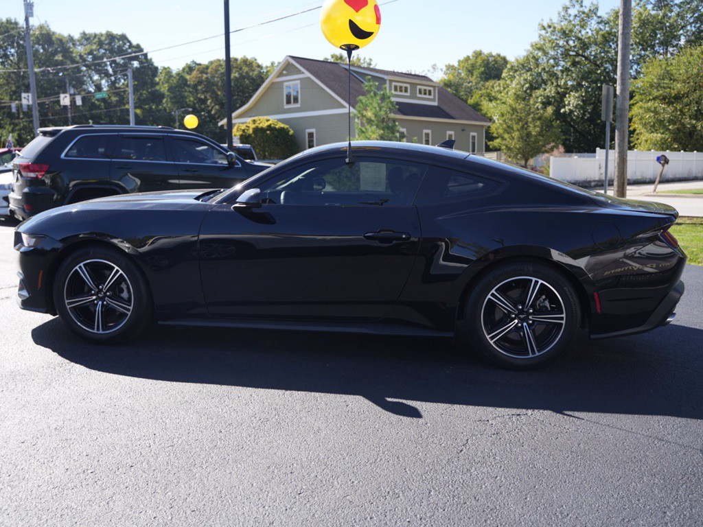 2024 Ford Mustang Image 4