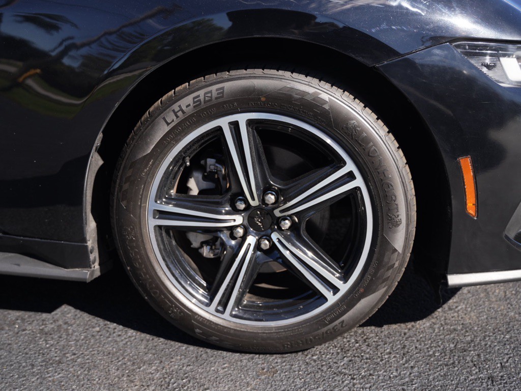 2024 Ford Mustang Image 8