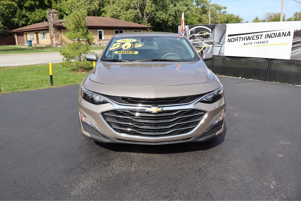 2025 Chevrolet Malibu Image 2