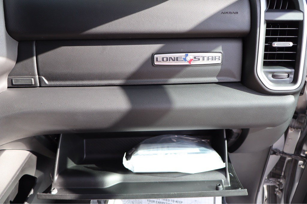 2022 RAM 1500 Image 9
