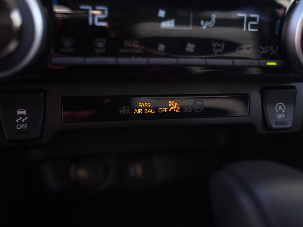 2025 Toyota Rav4 Image 12