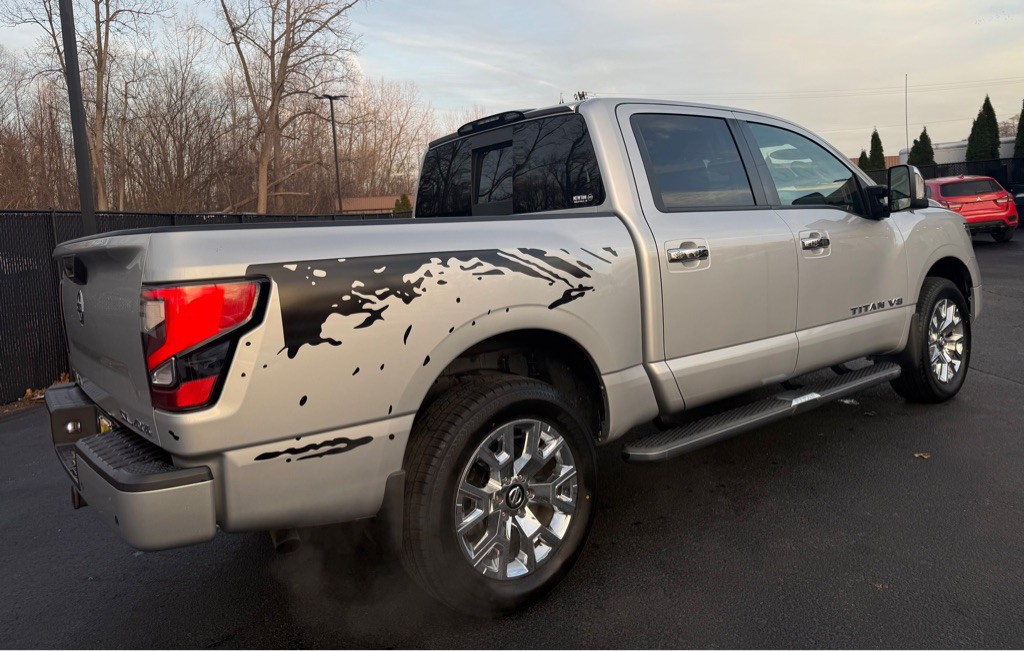 2020 Nissan Titan Image 5