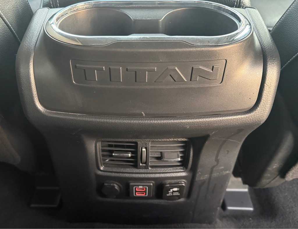2020 Nissan Titan Image 10