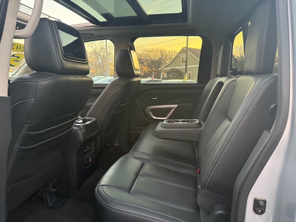 2020 Nissan Titan Image 27