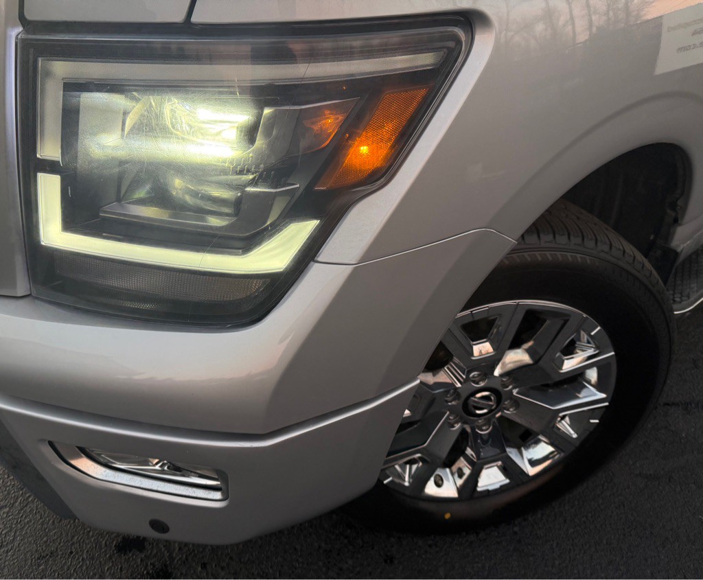 2020 Nissan Titan Image 32