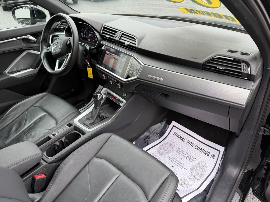 2022 Audi Q3 Image 8