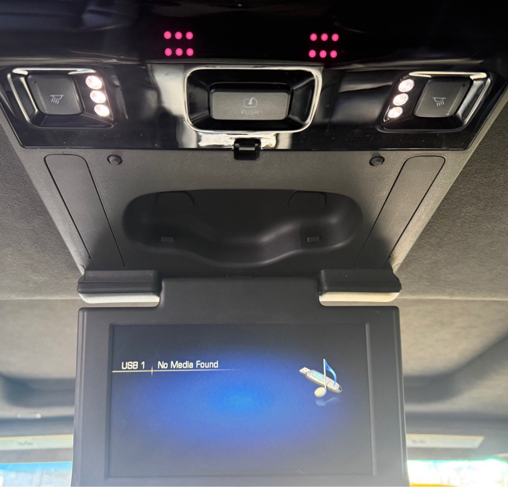 2019 Cadillac Escalade Image 10