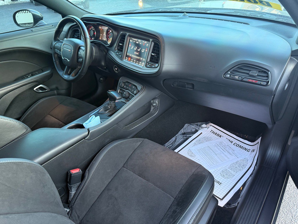 2023 Dodge Challenger Image 8