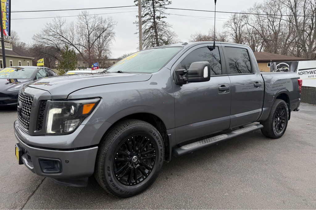 2019 Nissan Titan Image 3