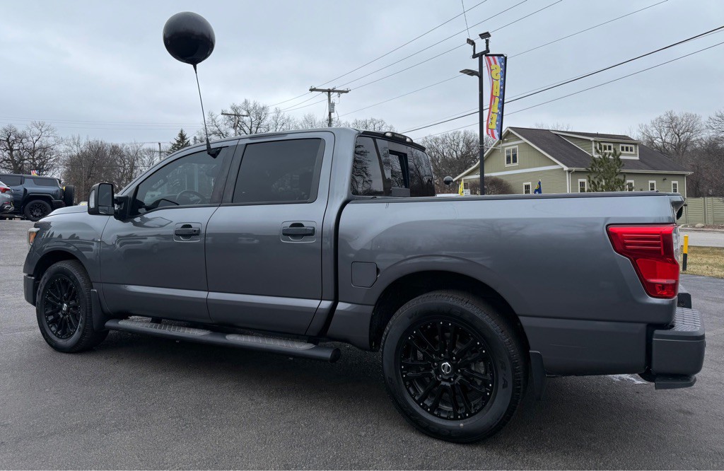 2019 Nissan Titan Image 4