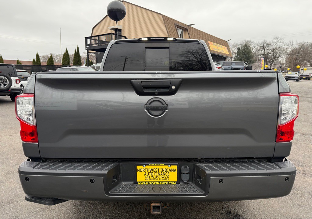 2019 Nissan Titan Image 5
