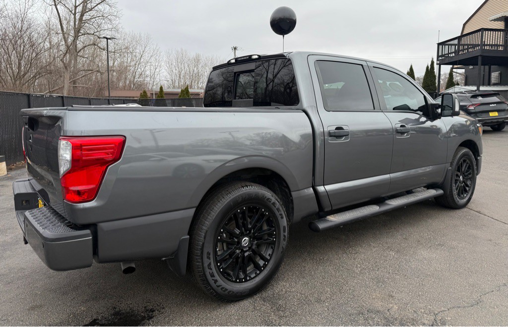 2019 Nissan Titan Image 6