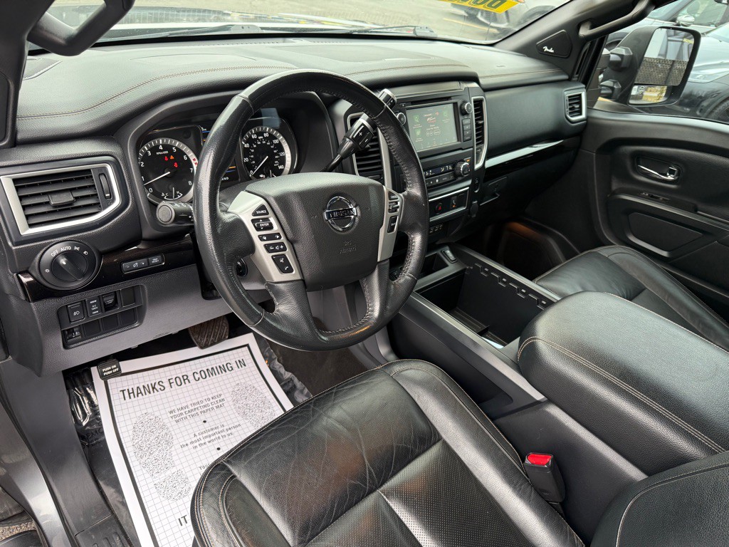 2019 Nissan Titan Image 14