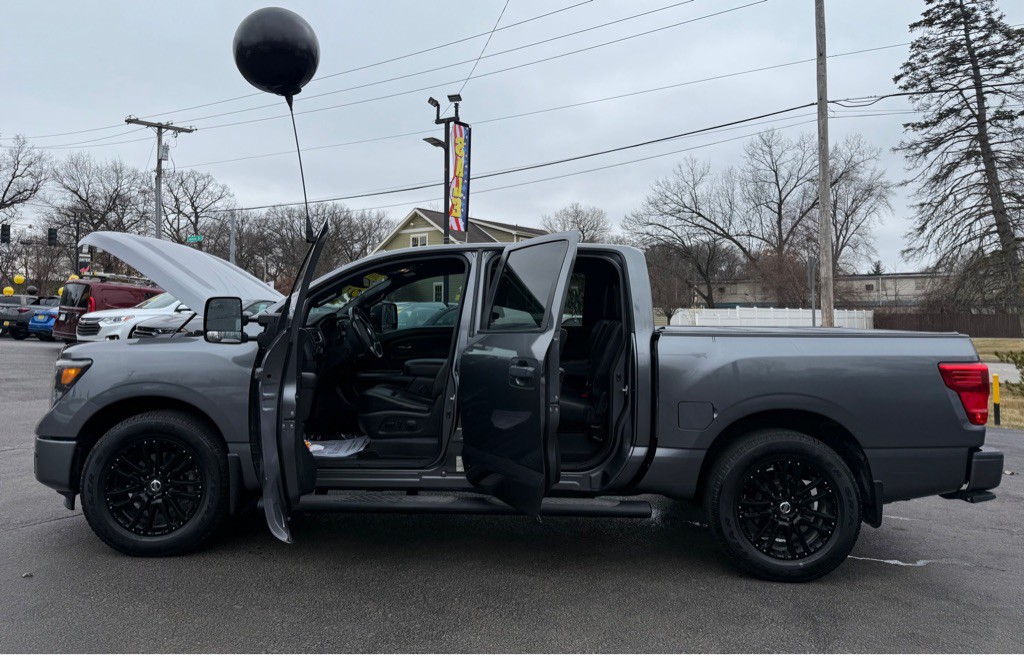2019 Nissan Titan Image 34