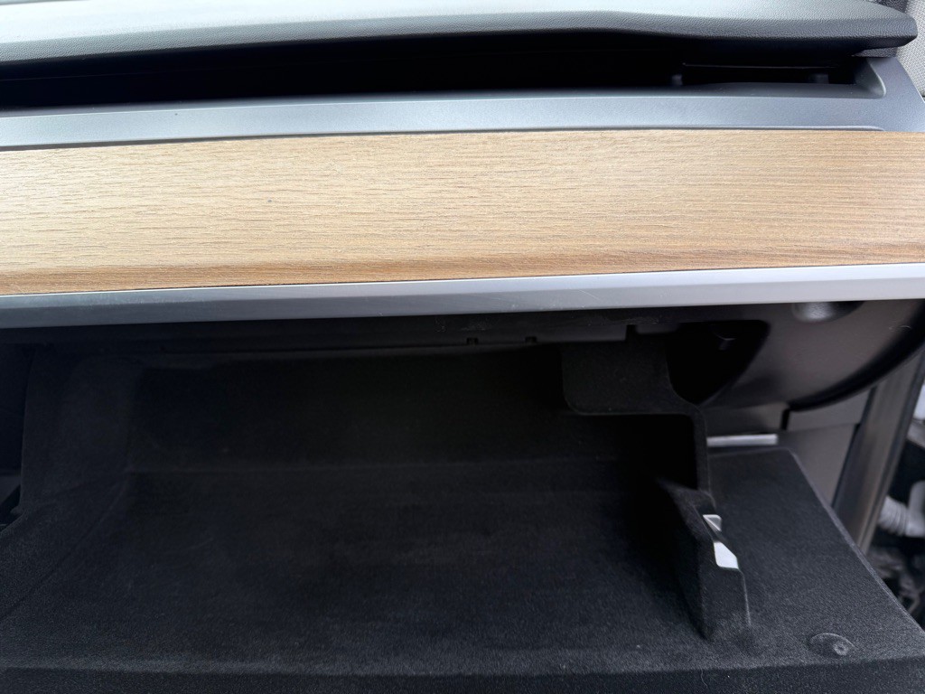 2023 Tesla Model 3 Image 9