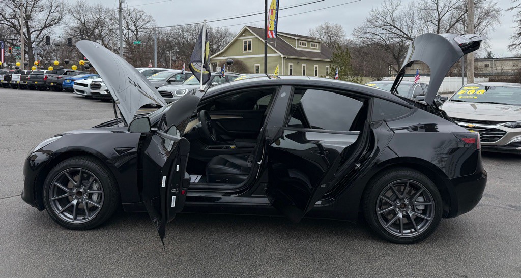 2023 Tesla Model 3 Image 31