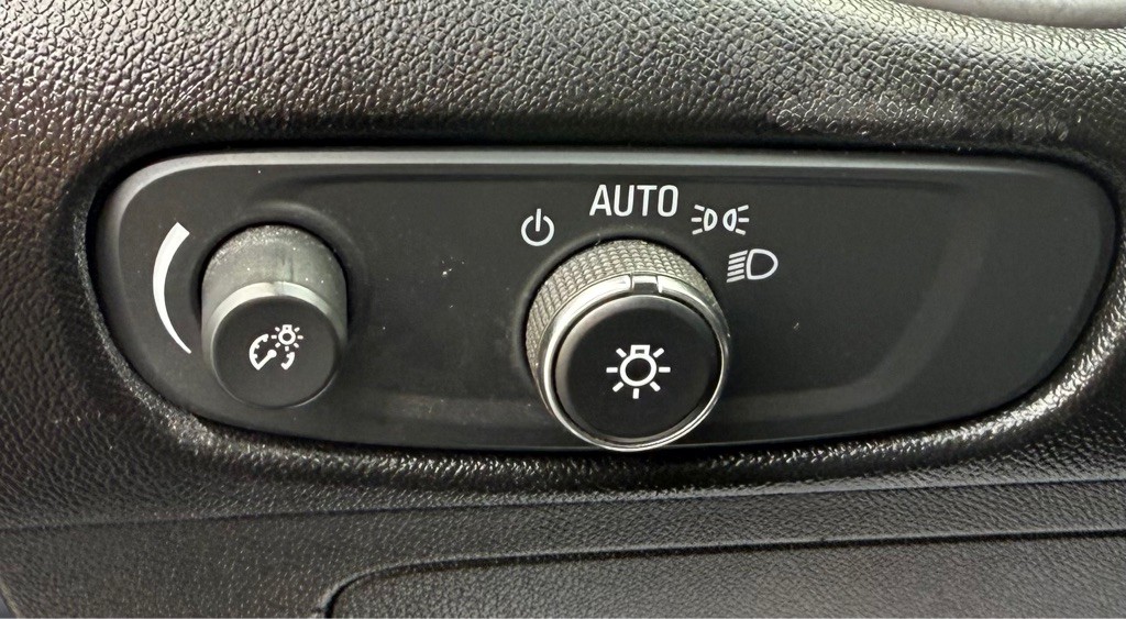 2020 Chevrolet Malibu Image 25