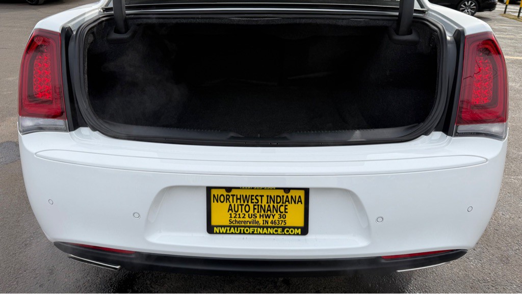 2023 Chrysler 300 Image 14