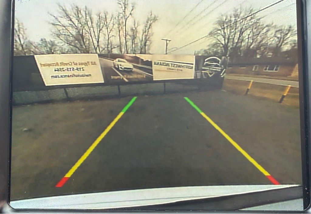 2023 Chrysler 300 Image 19