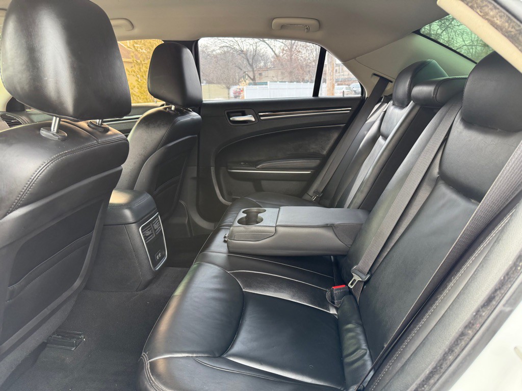 2023 Chrysler 300 Image 26