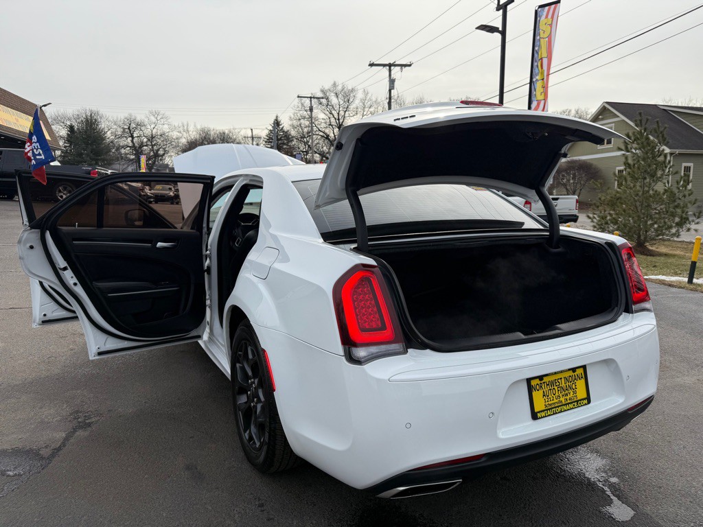 2023 Chrysler 300 Image 34